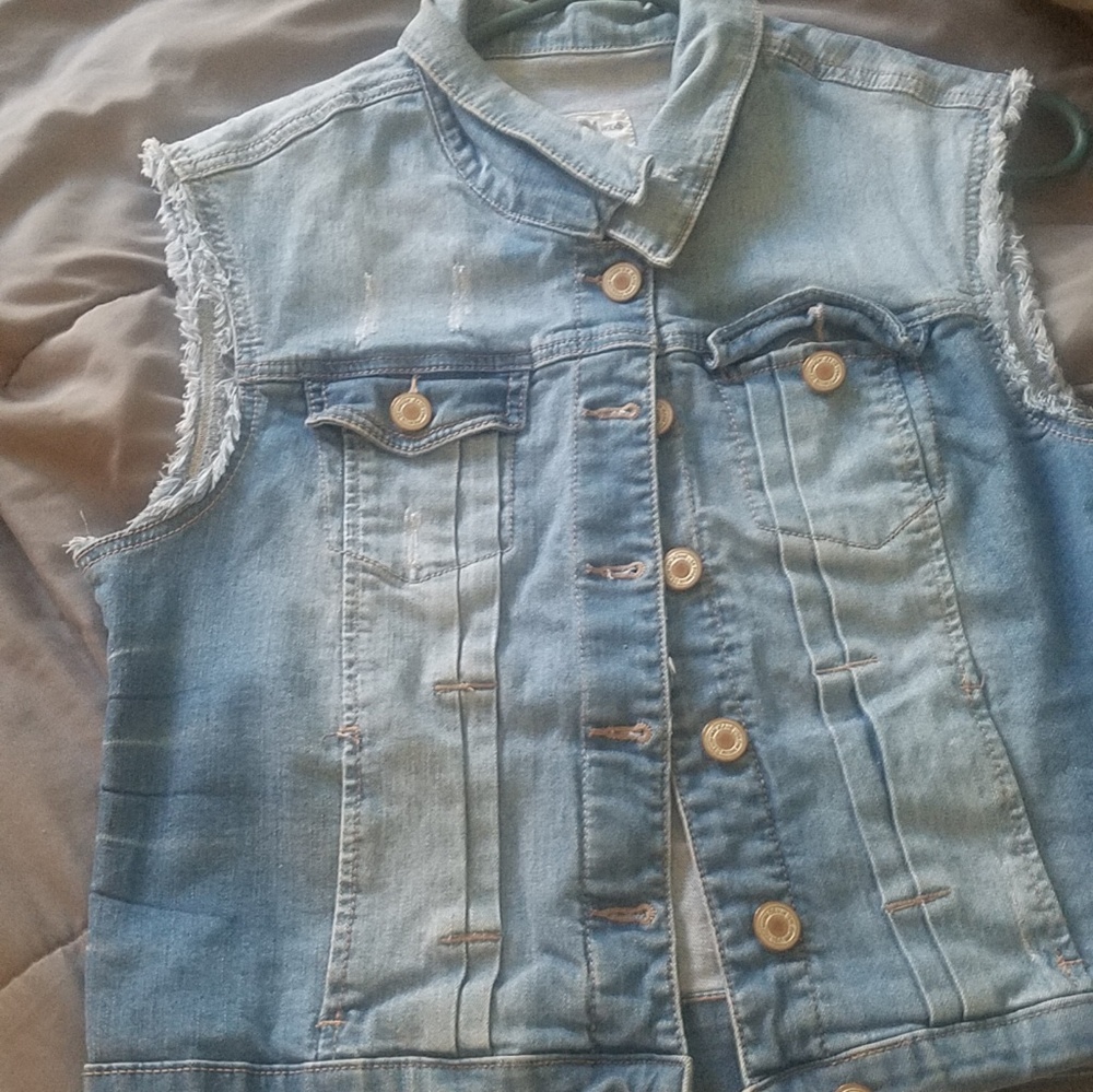 Jean Vest